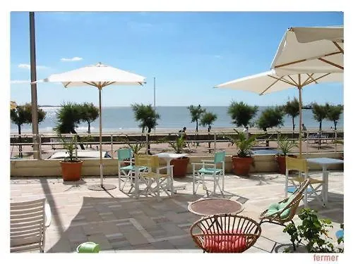 Hotel Le Trident Thyrsé