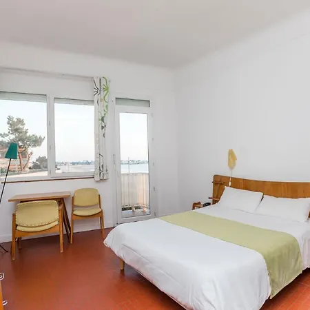 Le Trident Thyrsé 2*