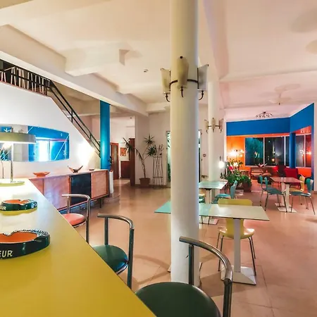 Le Trident Thyrse Otel